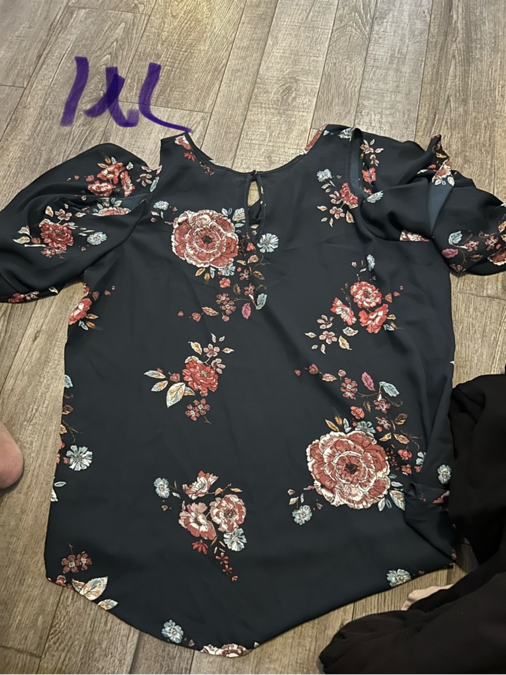 Floral Black Puff-Sleeve Blouse - Women's